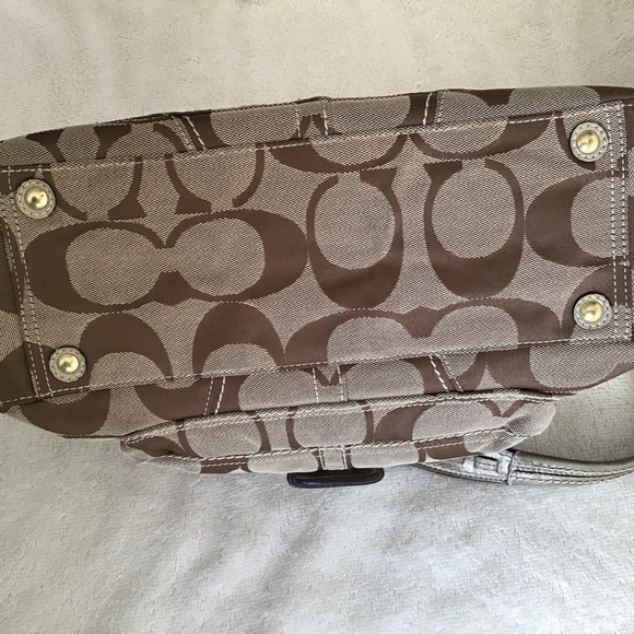 Vintage Authentic Coach large bag. - Picture 10 of 16